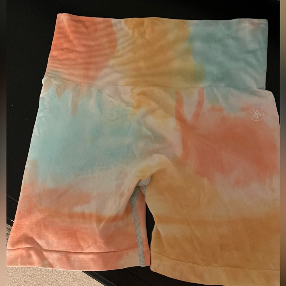high waisted pastel booty scrunch short